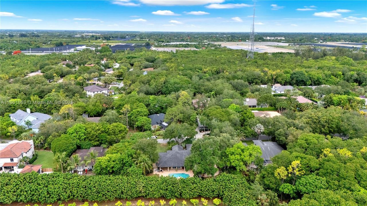 Недавно продано: $825,000 (4 спален, 2 ванн, 3042 Квадратных фут)