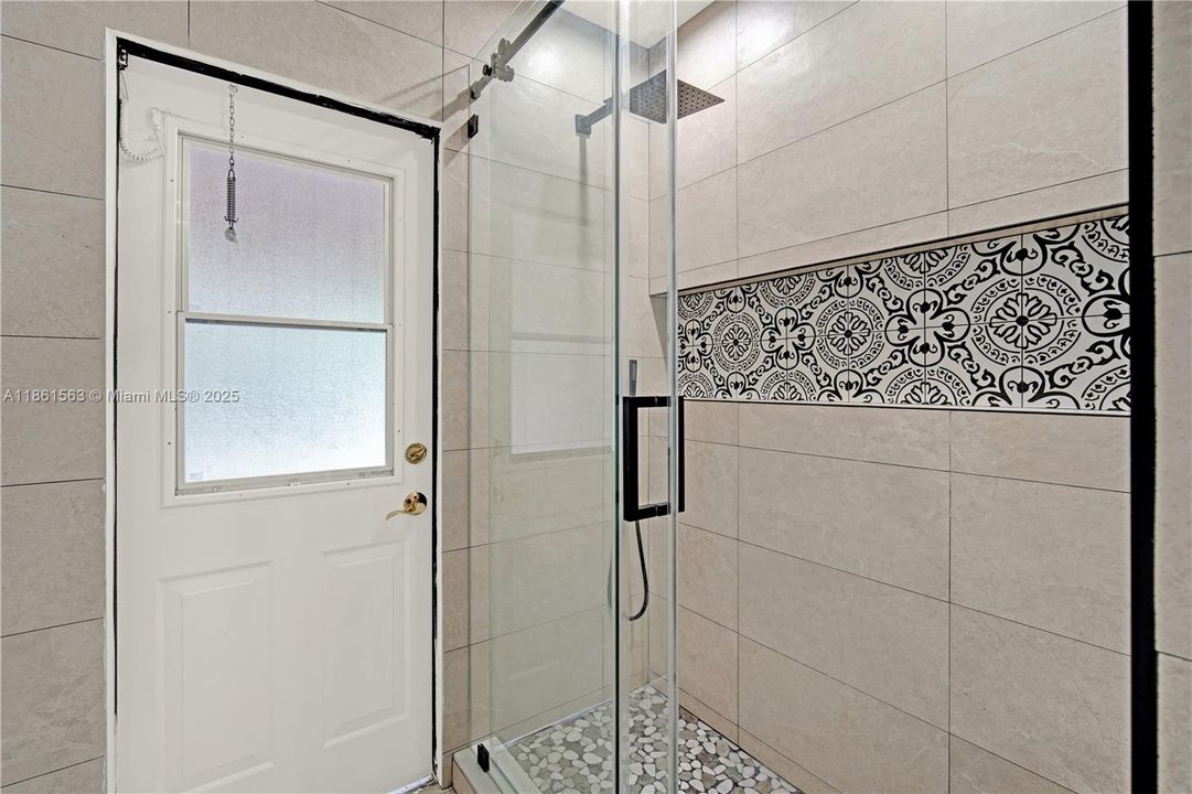 Недавно продано: $825,000 (4 спален, 2 ванн, 3042 Квадратных фут)