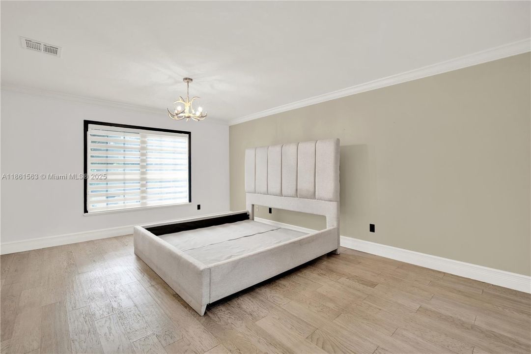 Недавно продано: $825,000 (4 спален, 2 ванн, 3042 Квадратных фут)