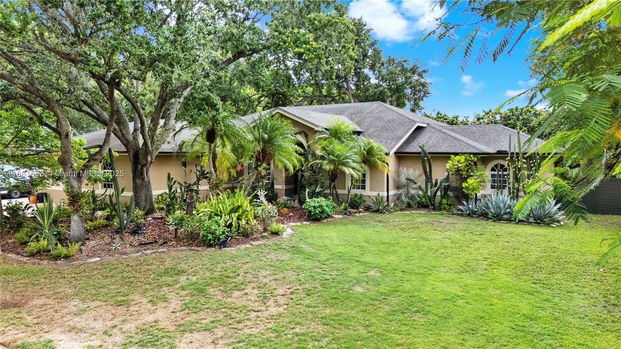 Недавно продано: $825,000 (4 спален, 2 ванн, 3042 Квадратных фут)