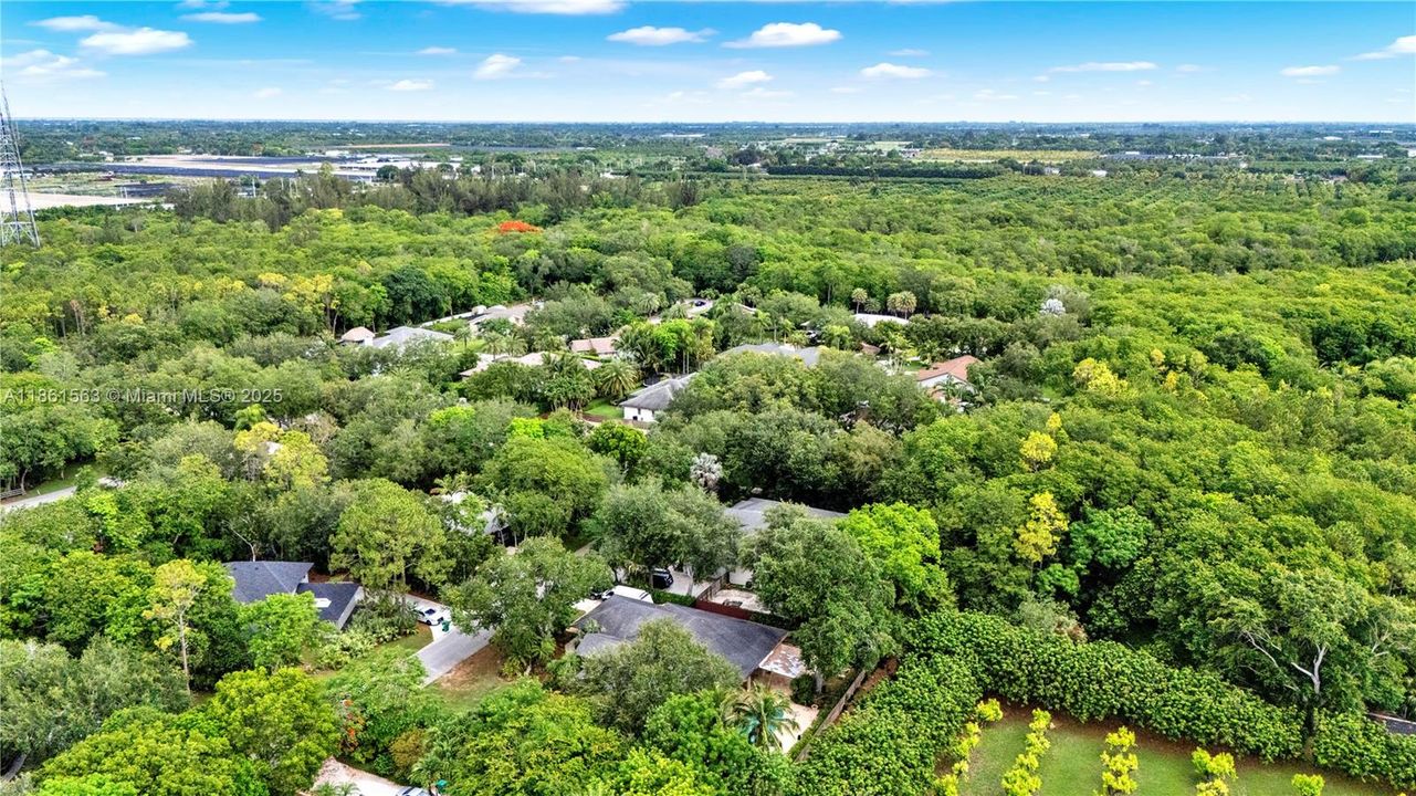 Недавно продано: $825,000 (4 спален, 2 ванн, 3042 Квадратных фут)