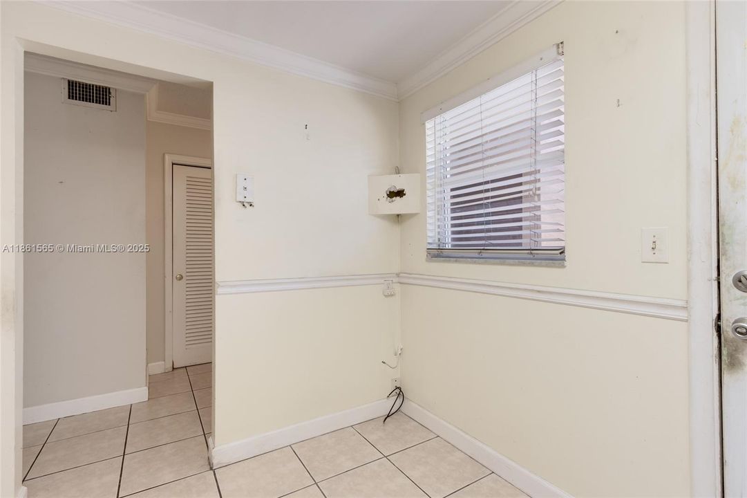 Недавно продано: $199,000 (2 спален, 2 ванн, 1092 Квадратных фут)