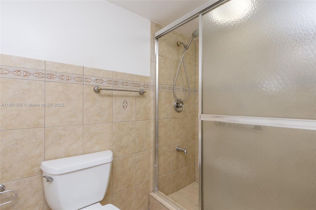 Недавно продано: $199,000 (2 спален, 2 ванн, 1092 Квадратных фут)