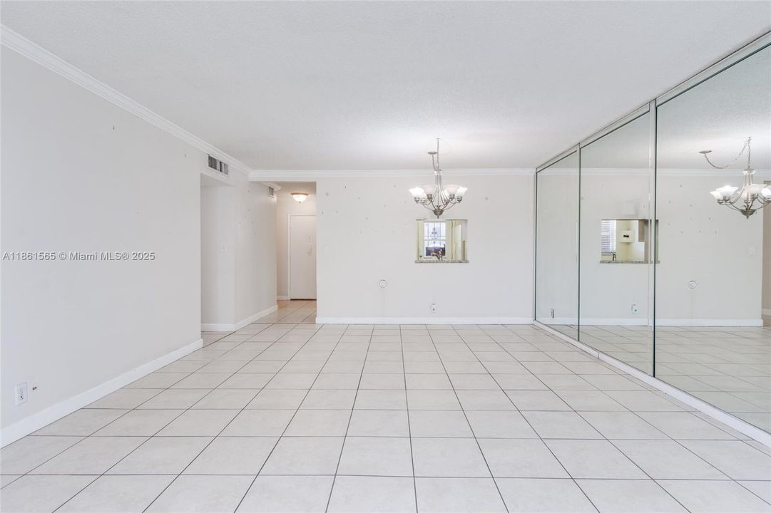 Недавно продано: $199,000 (2 спален, 2 ванн, 1092 Квадратных фут)