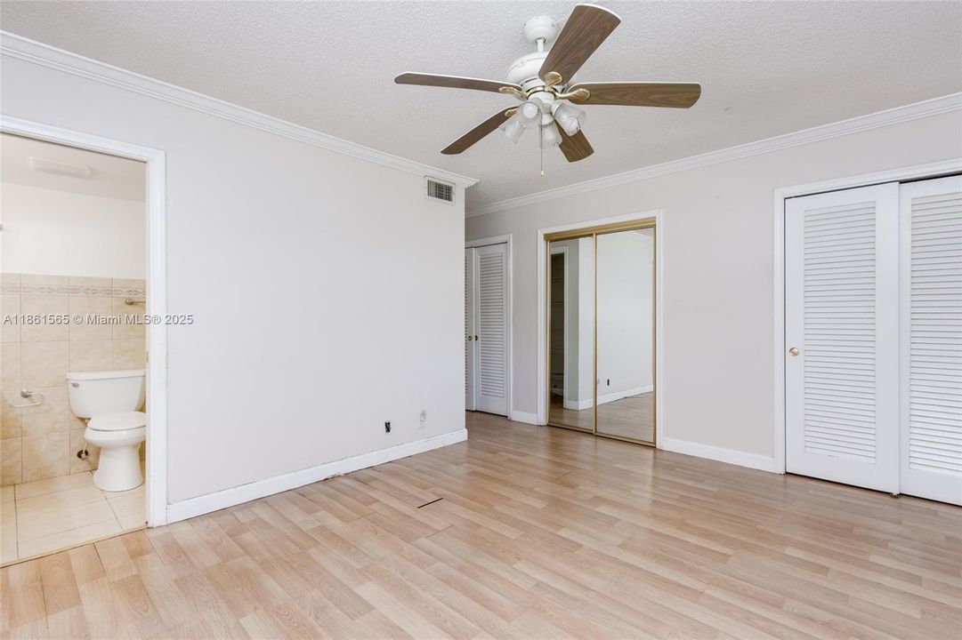 Недавно продано: $199,000 (2 спален, 2 ванн, 1092 Квадратных фут)