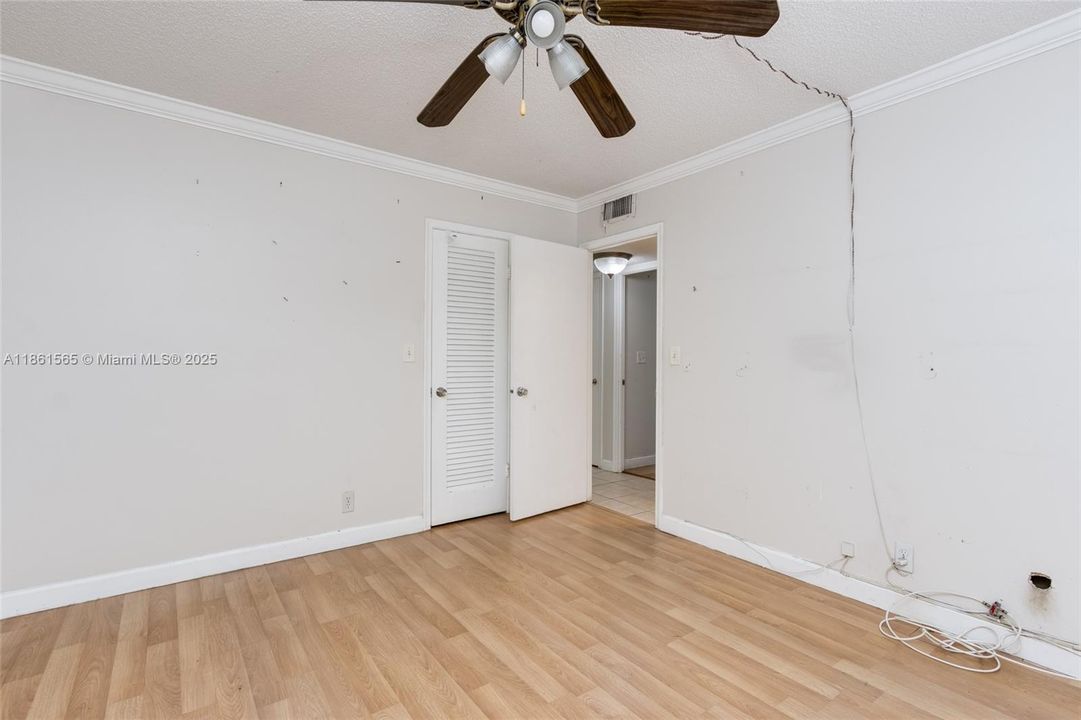 Недавно продано: $199,000 (2 спален, 2 ванн, 1092 Квадратных фут)