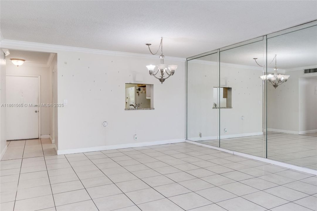 Недавно продано: $199,000 (2 спален, 2 ванн, 1092 Квадратных фут)