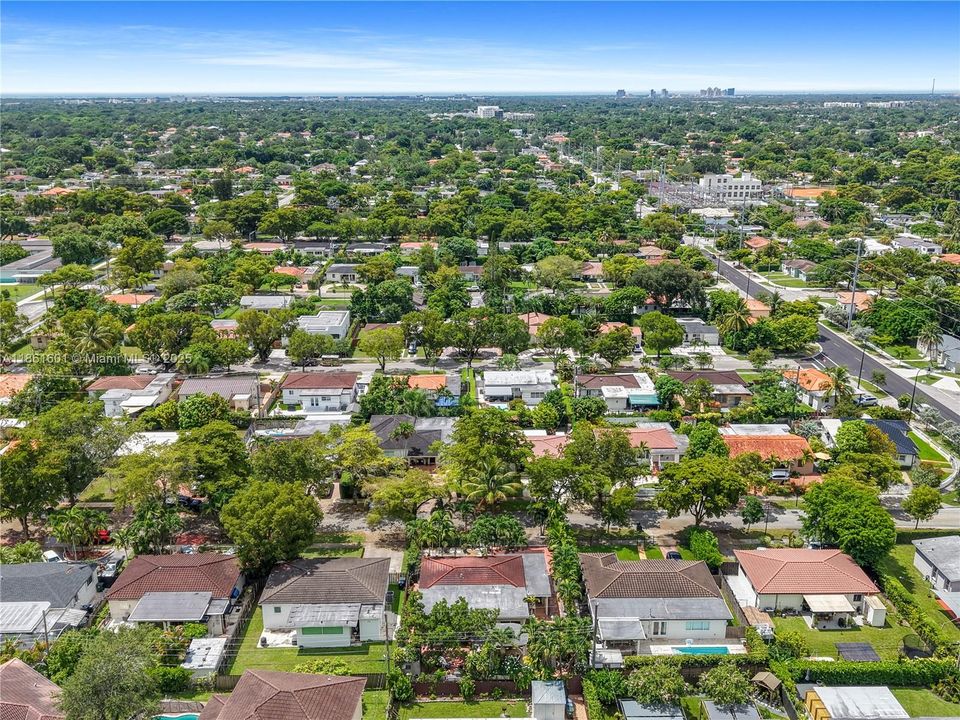 For Sale: $775,000 (3 beds, 2 baths, 1302 Square Feet)