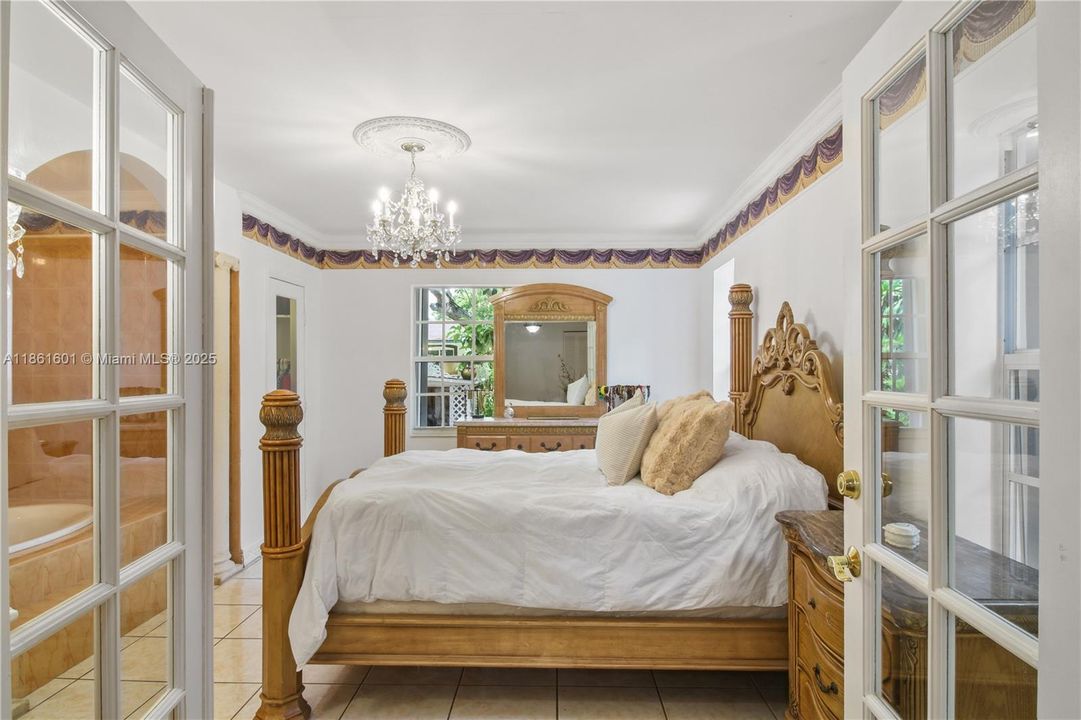 For Sale: $775,000 (3 beds, 2 baths, 1302 Square Feet)