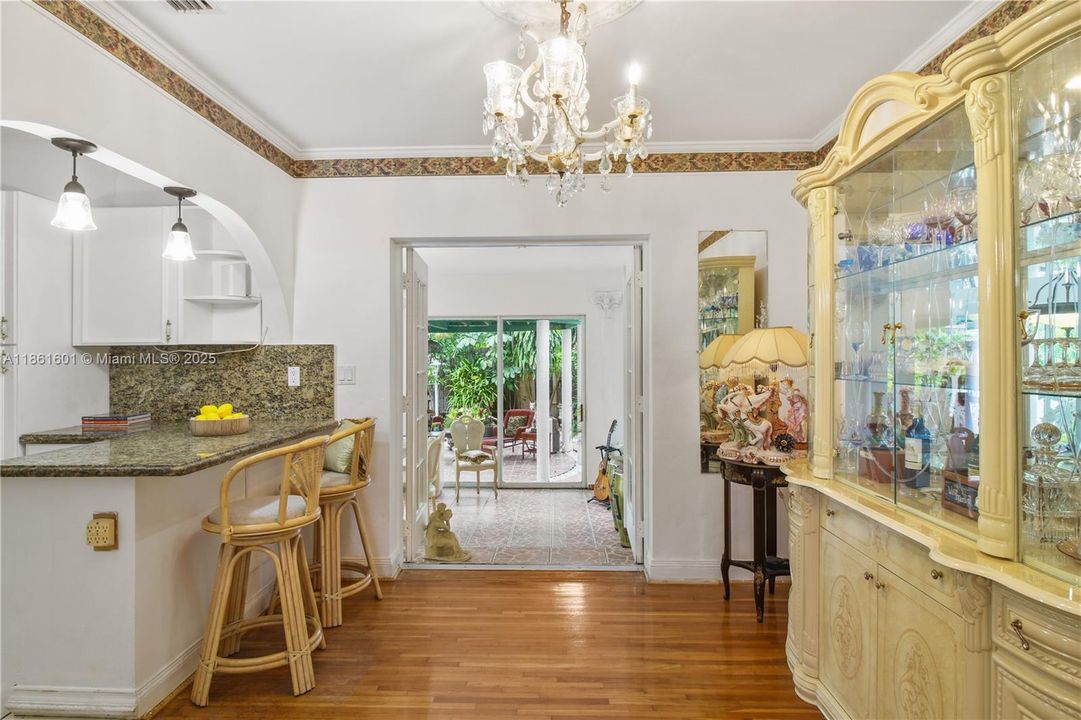 For Sale: $775,000 (3 beds, 2 baths, 1302 Square Feet)