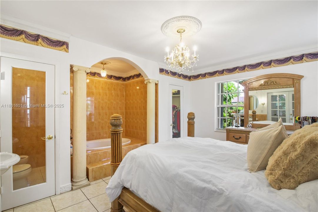 For Sale: $775,000 (3 beds, 2 baths, 1302 Square Feet)