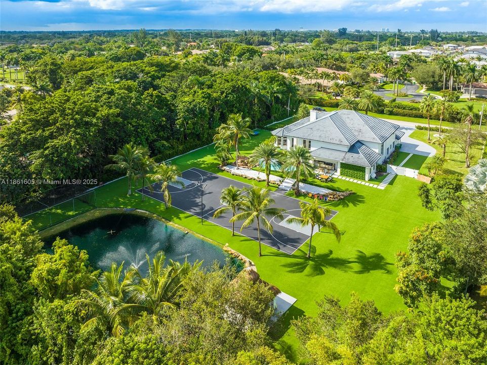 Recently Rented: $28,500 (7 beds, 3 baths, 6081 Square Feet)