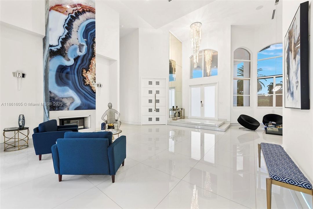 Recently Rented: $28,500 (7 beds, 3 baths, 6081 Square Feet)