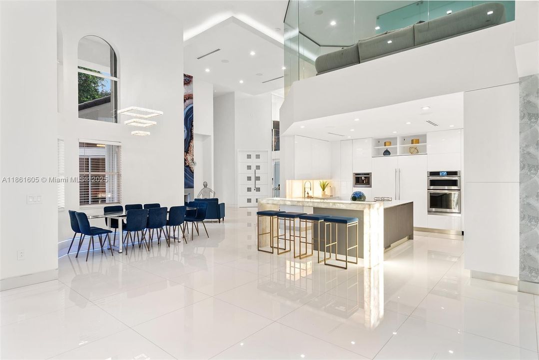 Recently Rented: $28,500 (7 beds, 3 baths, 6081 Square Feet)