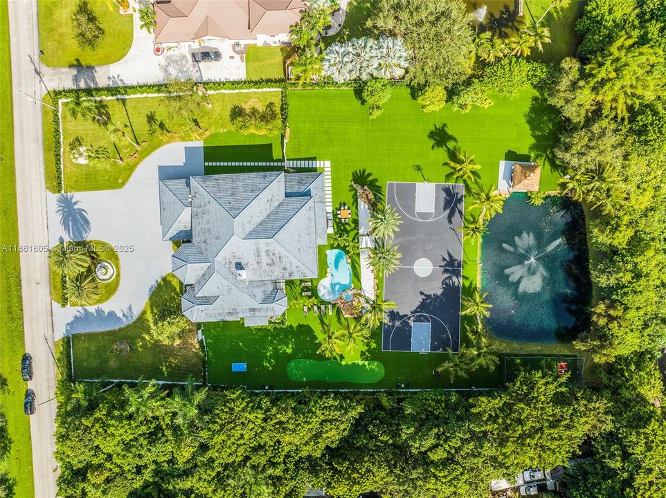 Recently Rented: $28,500 (7 beds, 3 baths, 6081 Square Feet)