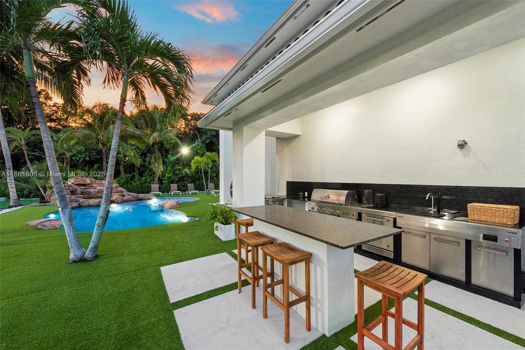 Recently Rented: $28,500 (7 beds, 3 baths, 6081 Square Feet)