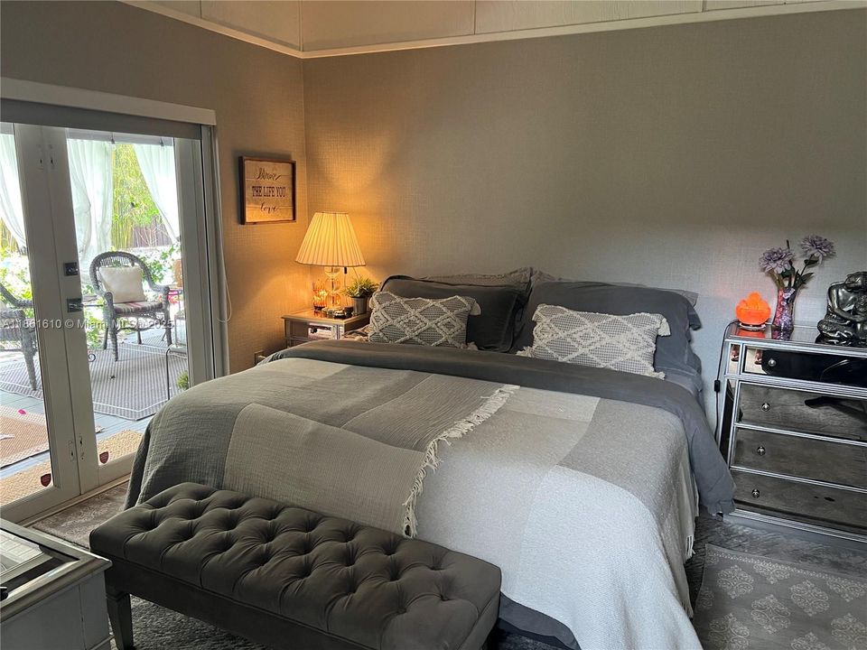 For Sale: $1,290,000 (2 beds, 2 baths, 1443 Square Feet)