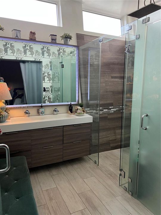 For Sale: $1,290,000 (2 beds, 2 baths, 1443 Square Feet)