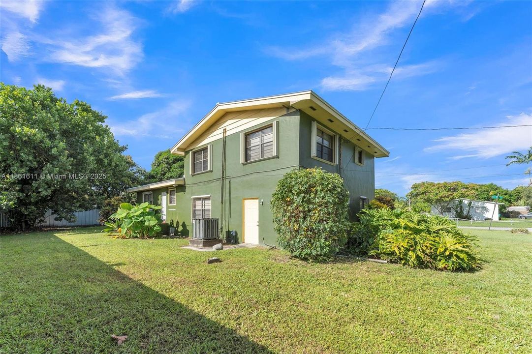 Active With Contract: $4,000 (4 beds, 3 baths, 1596 Square Feet)