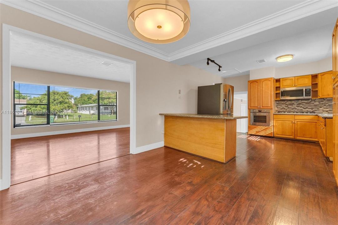 Active With Contract: $4,000 (4 beds, 3 baths, 1596 Square Feet)