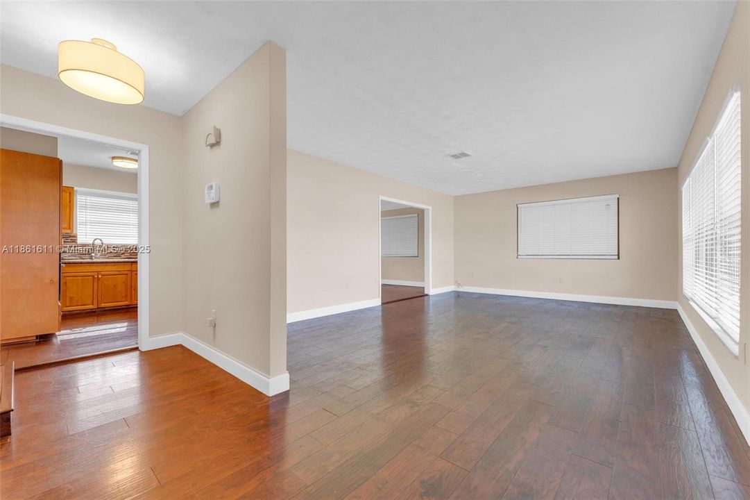 Active With Contract: $4,000 (4 beds, 3 baths, 1596 Square Feet)