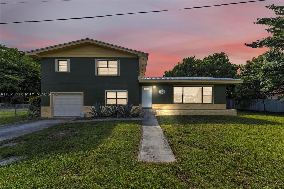 Active With Contract: $4,000 (4 beds, 3 baths, 1596 Square Feet)