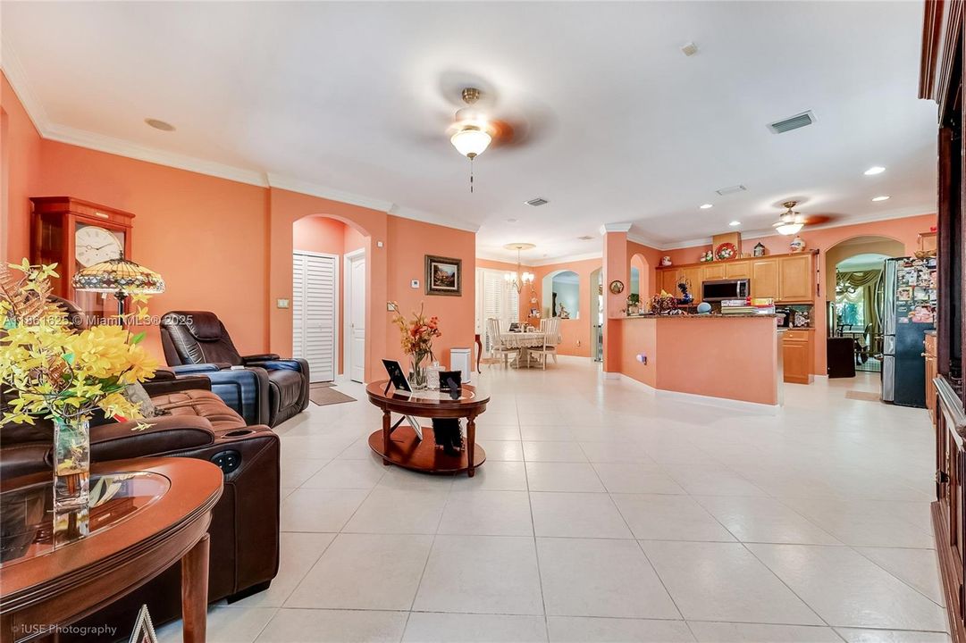 For Sale: $1,050,000 (4 beds, 3 baths, 3531 Square Feet)