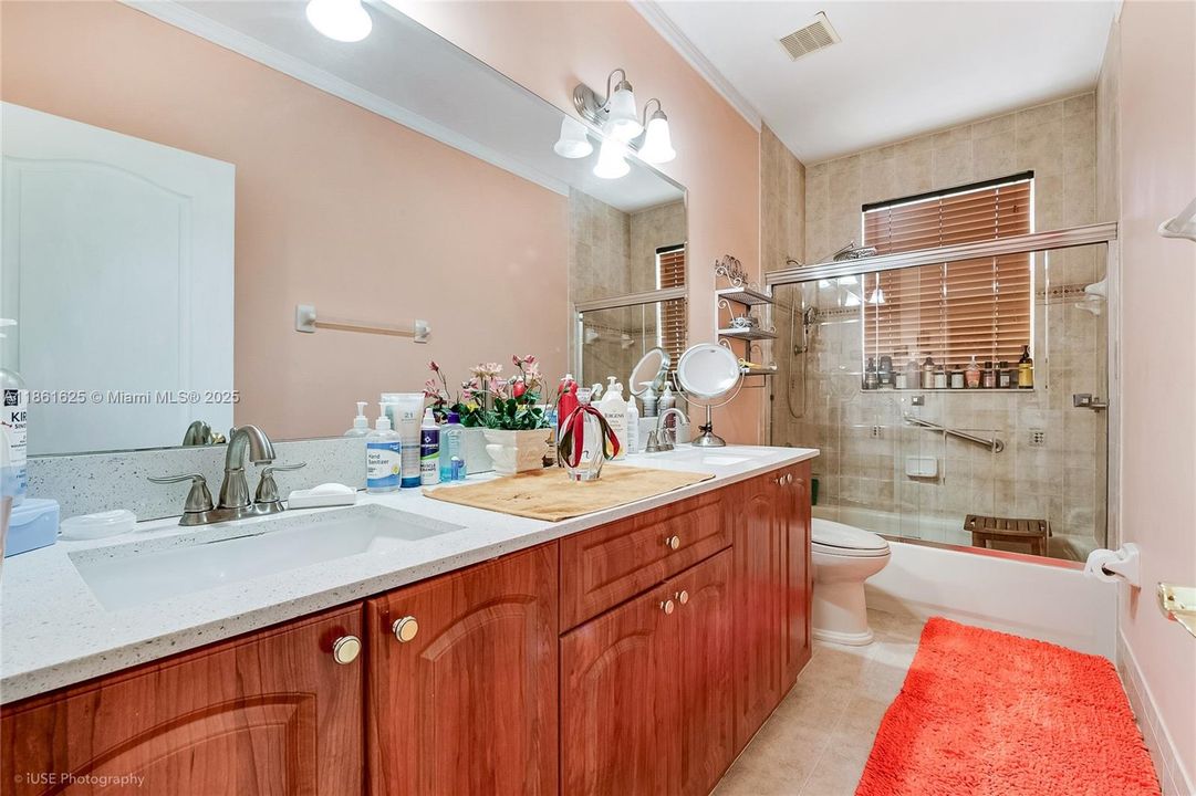 For Sale: $1,050,000 (4 beds, 3 baths, 3531 Square Feet)