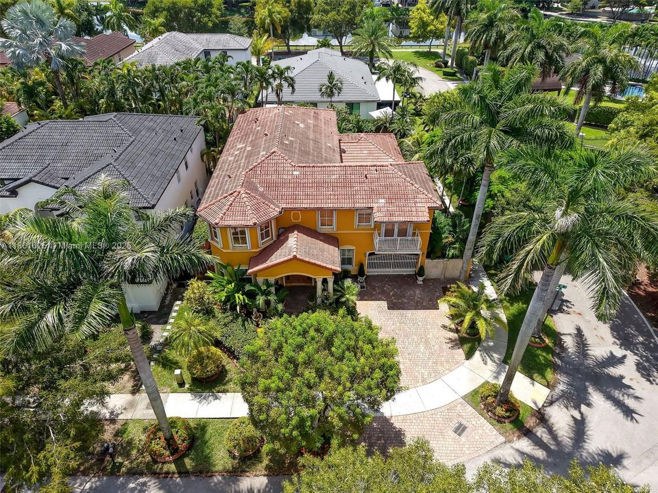 For Sale: $1,050,000 (4 beds, 3 baths, 3531 Square Feet)