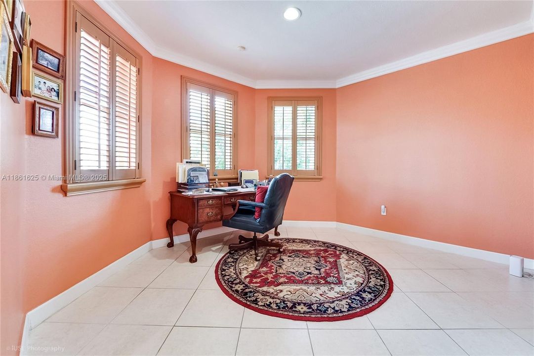 For Sale: $1,050,000 (4 beds, 3 baths, 3531 Square Feet)