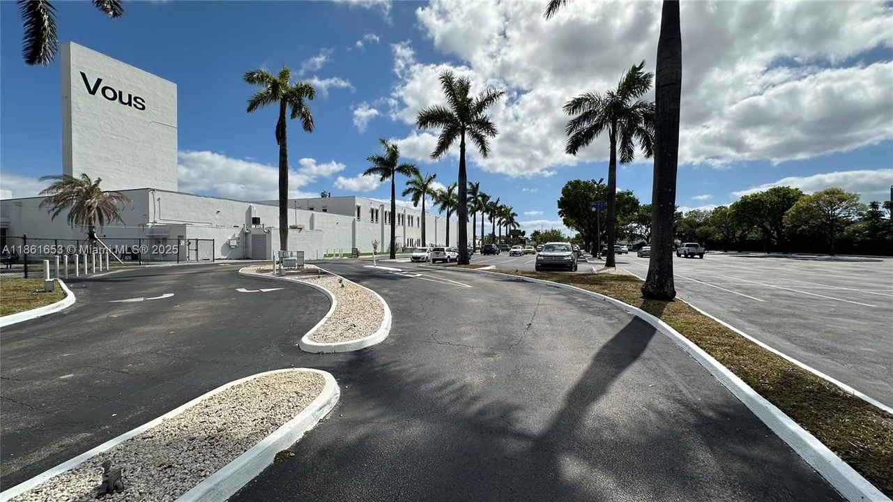 В аренду: $12,000 (0 спален, 0 ванн, 0 Квадратных фут)