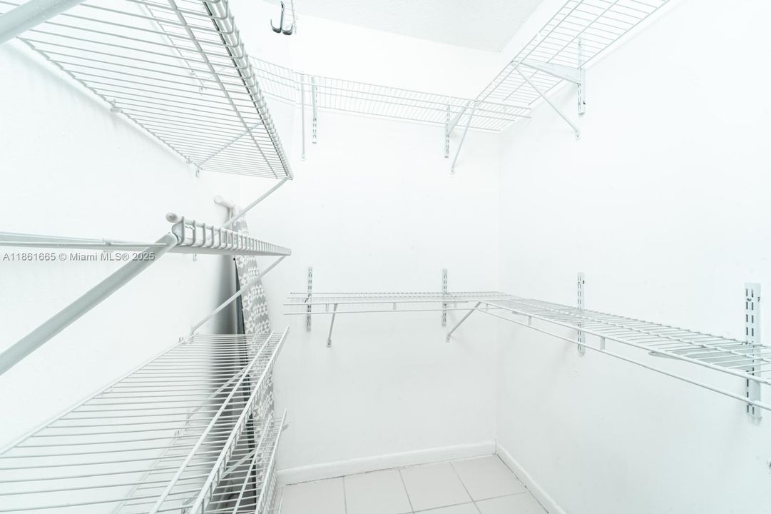 For Sale: $204,990 (1 beds, 1 baths, 600 Square Feet)