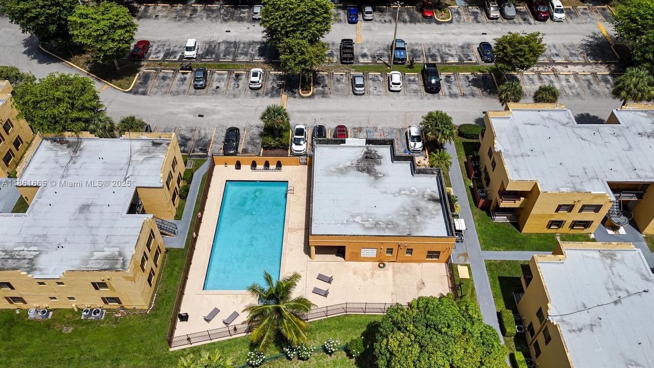 For Sale: $204,990 (1 beds, 1 baths, 600 Square Feet)