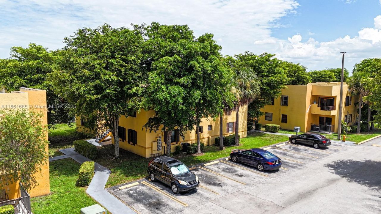 For Sale: $204,990 (1 beds, 1 baths, 600 Square Feet)