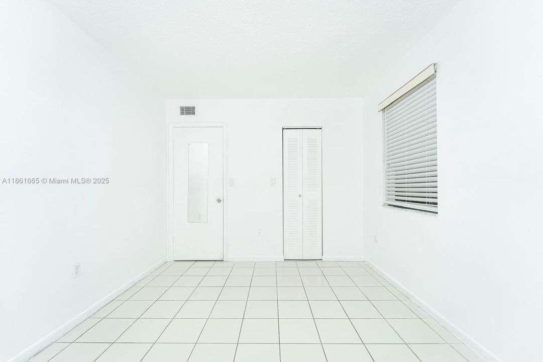 For Sale: $204,990 (1 beds, 1 baths, 600 Square Feet)