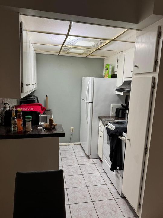 Active With Contract: $210,000 (1 beds, 1 baths, 630 Square Feet)