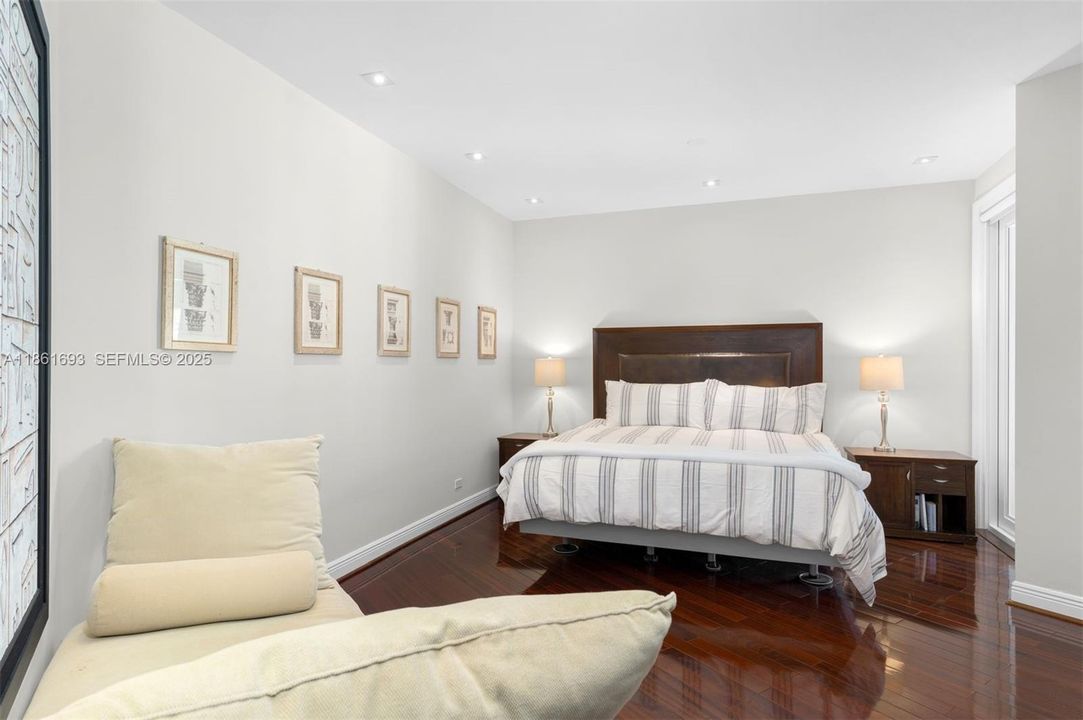 For Sale: $4,250,000 (5 beds, 5 baths, 4906 Square Feet)