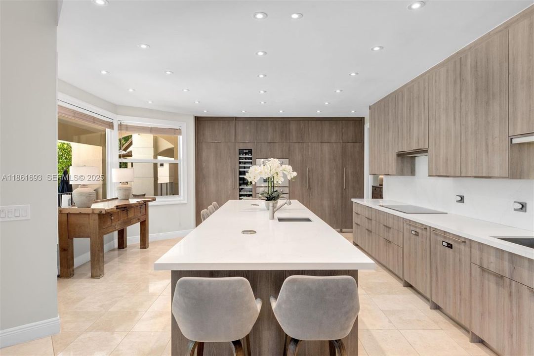 For Sale: $4,250,000 (5 beds, 5 baths, 4906 Square Feet)