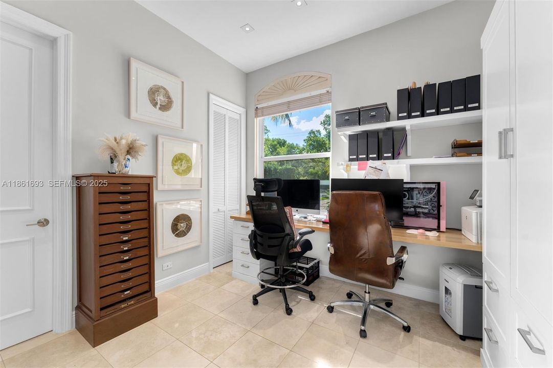 For Sale: $4,250,000 (5 beds, 5 baths, 4906 Square Feet)