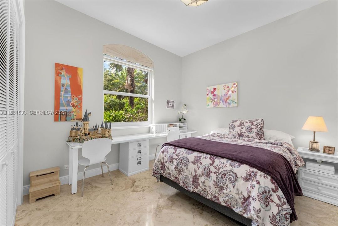 For Sale: $4,250,000 (5 beds, 5 baths, 4906 Square Feet)