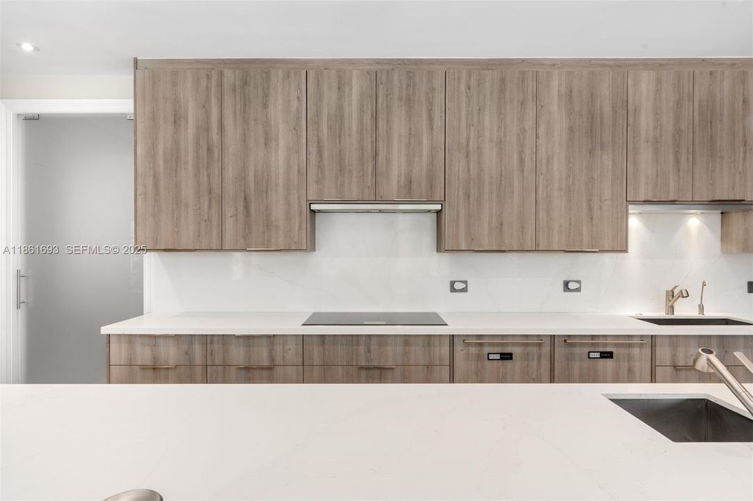 For Sale: $4,250,000 (5 beds, 5 baths, 4906 Square Feet)