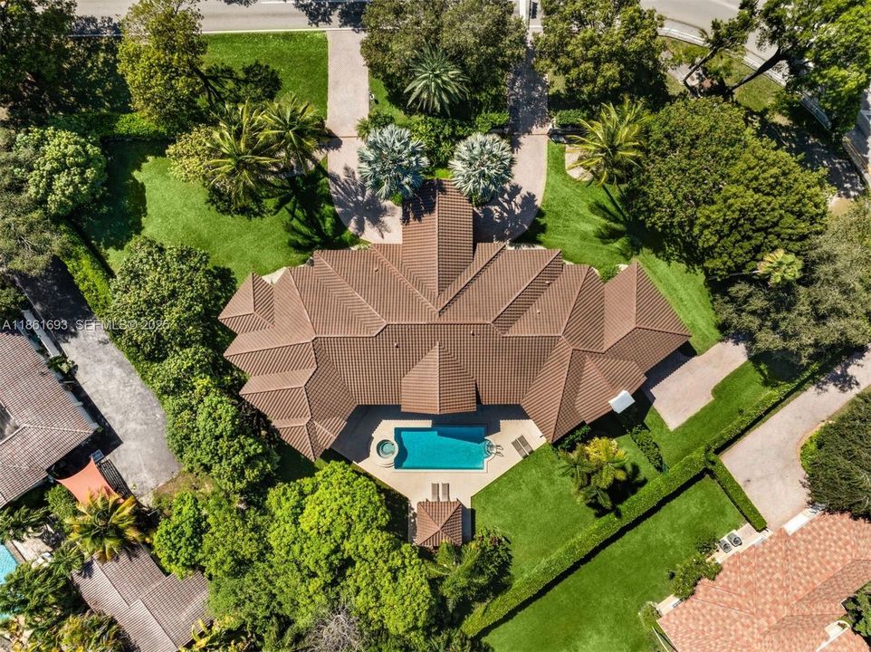 For Sale: $4,250,000 (5 beds, 5 baths, 4906 Square Feet)