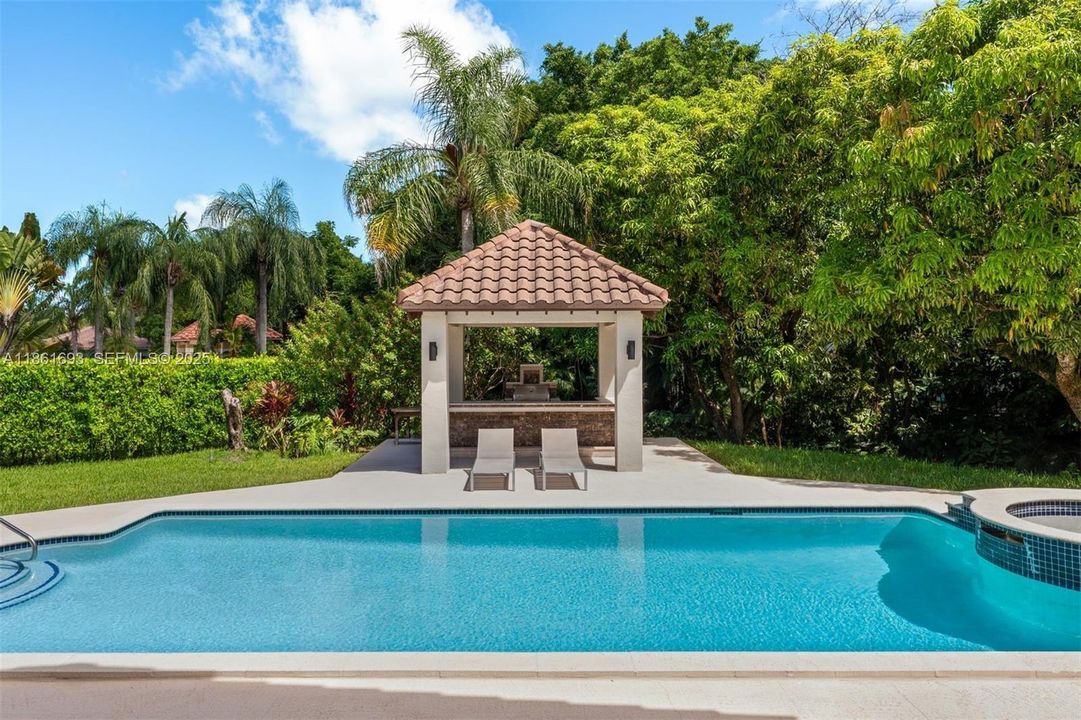 For Sale: $4,250,000 (5 beds, 5 baths, 4906 Square Feet)