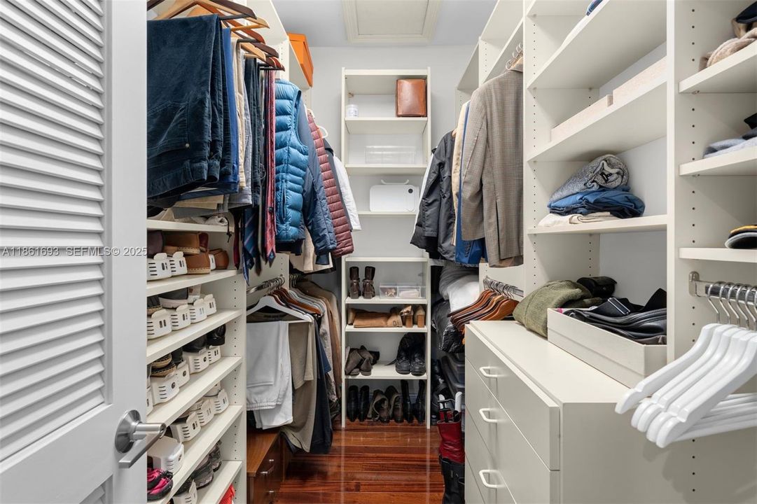 For Sale: $4,250,000 (5 beds, 5 baths, 4906 Square Feet)