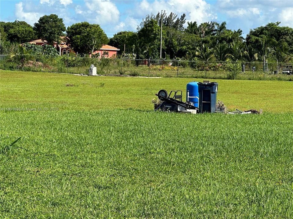 En Venta: $499,900 (1.35 acres)