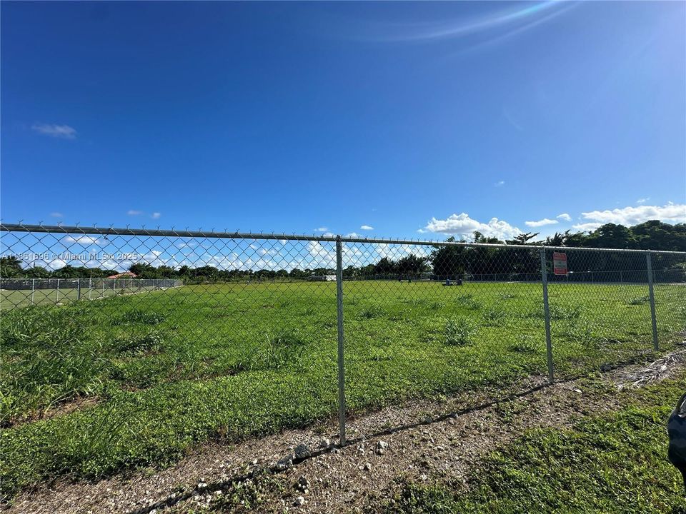 En Venta: $499,900 (1.35 acres)