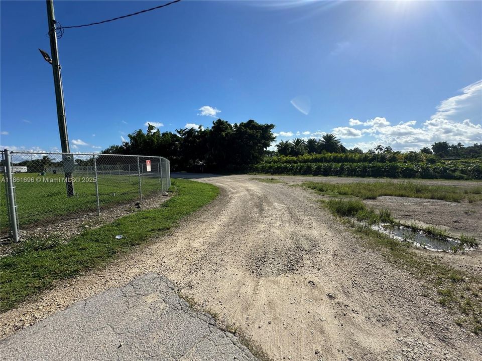 En Venta: $499,900 (1.35 acres)