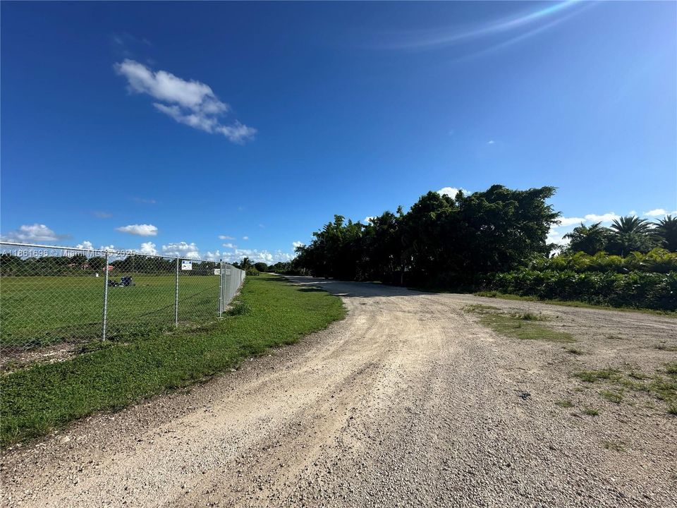 En Venta: $499,900 (1.35 acres)