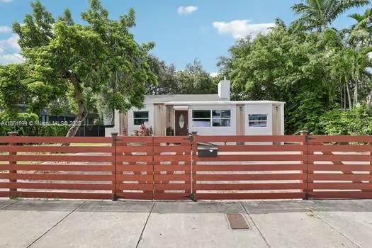 待售: $795,000 (3 贝兹, 2 浴室, 1210 平方英尺)