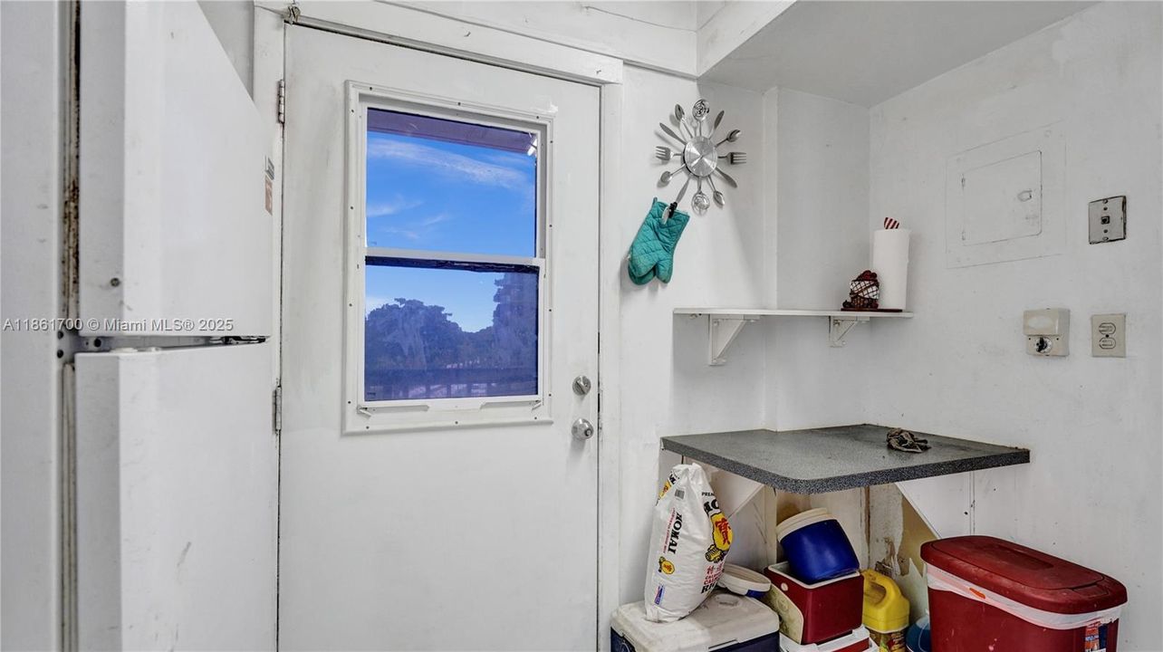 待售: $199,999 (2 贝兹, 2 浴室, 994 平方英尺)